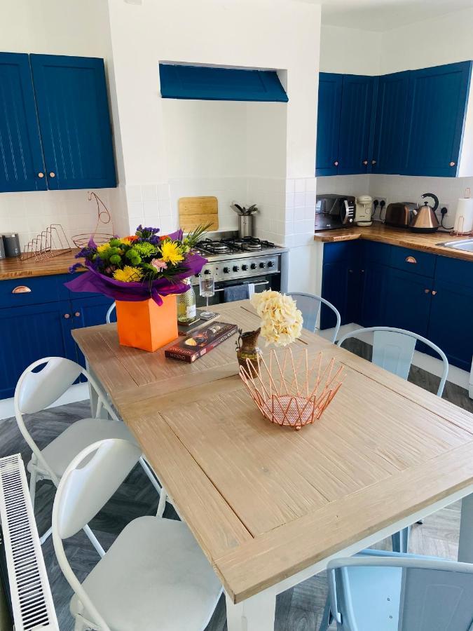 Funky Cozy Cottage With Outside Space Eastbourne Eksteriør billede